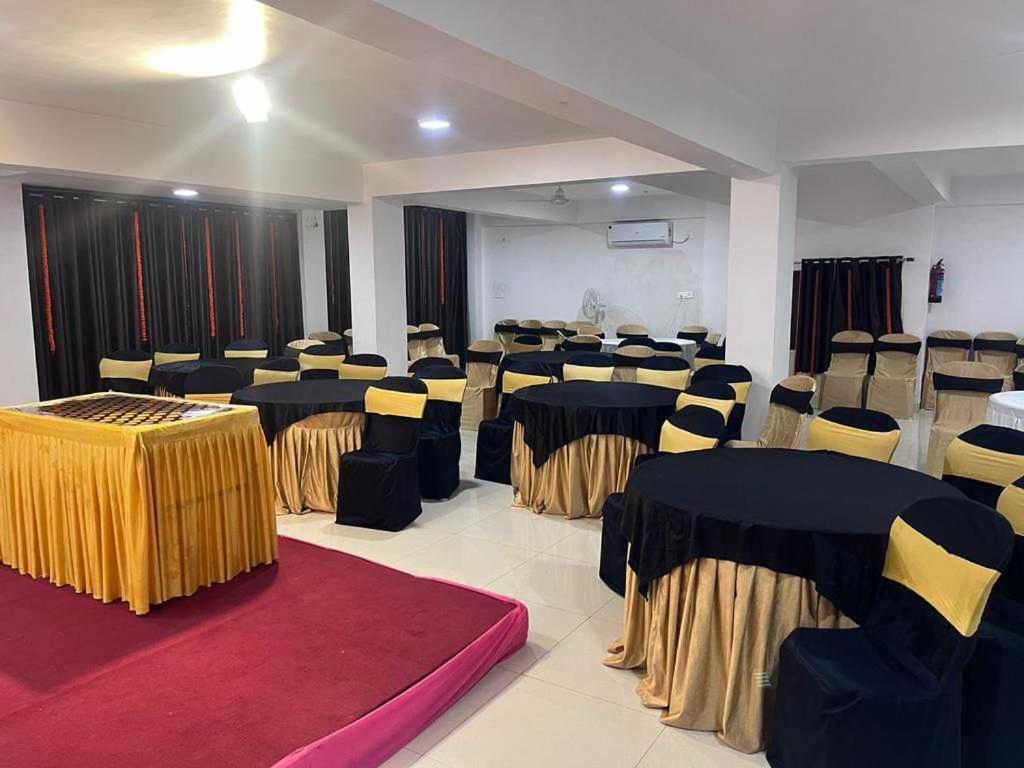 Oyo Hotel Happy Homes Bhopal Bagian luar foto